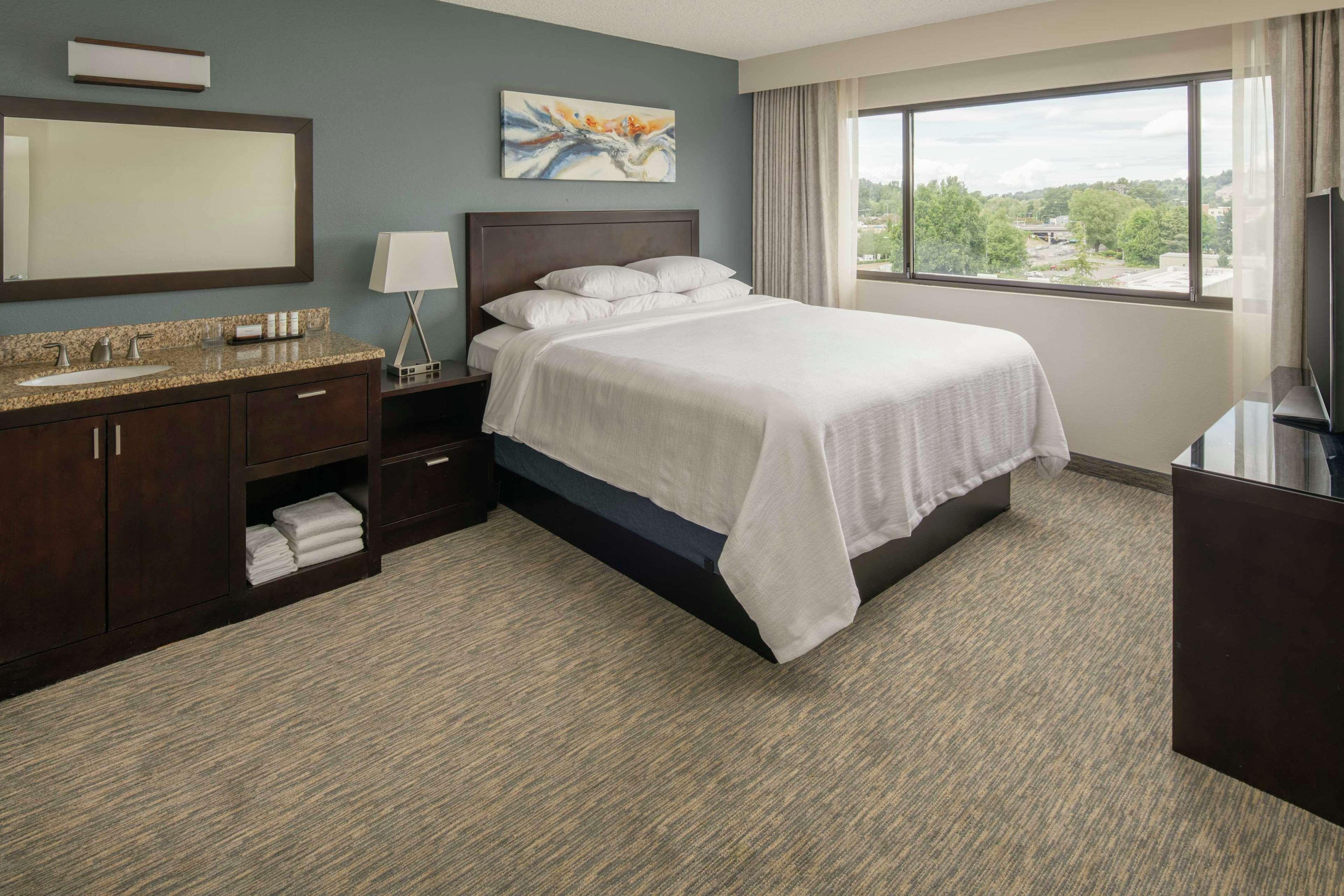 Embassy Suites By Hilton Seattle - Tacoma International Airport Tukwila Exterior photo