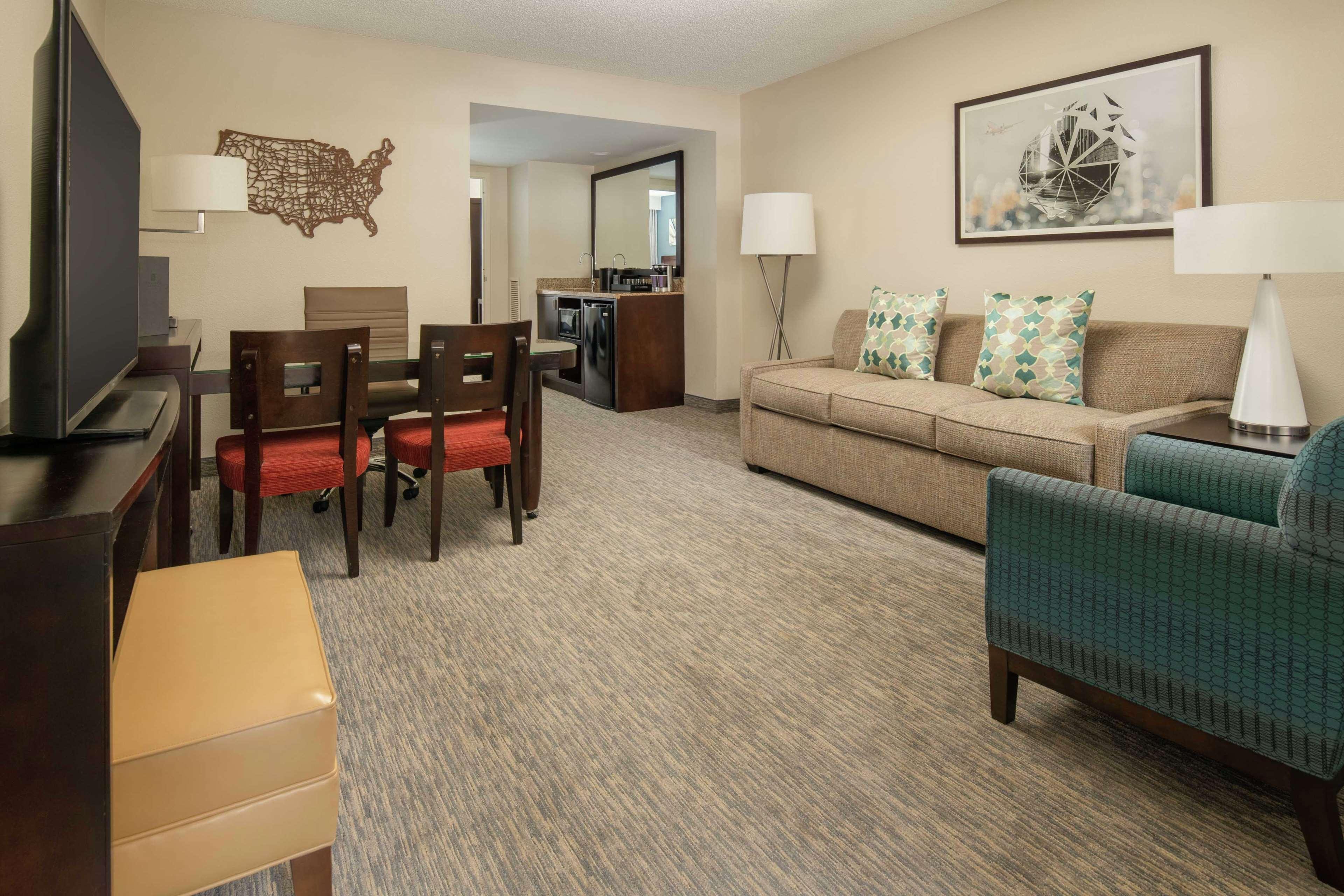Embassy Suites By Hilton Seattle - Tacoma International Airport Tukwila Exterior photo