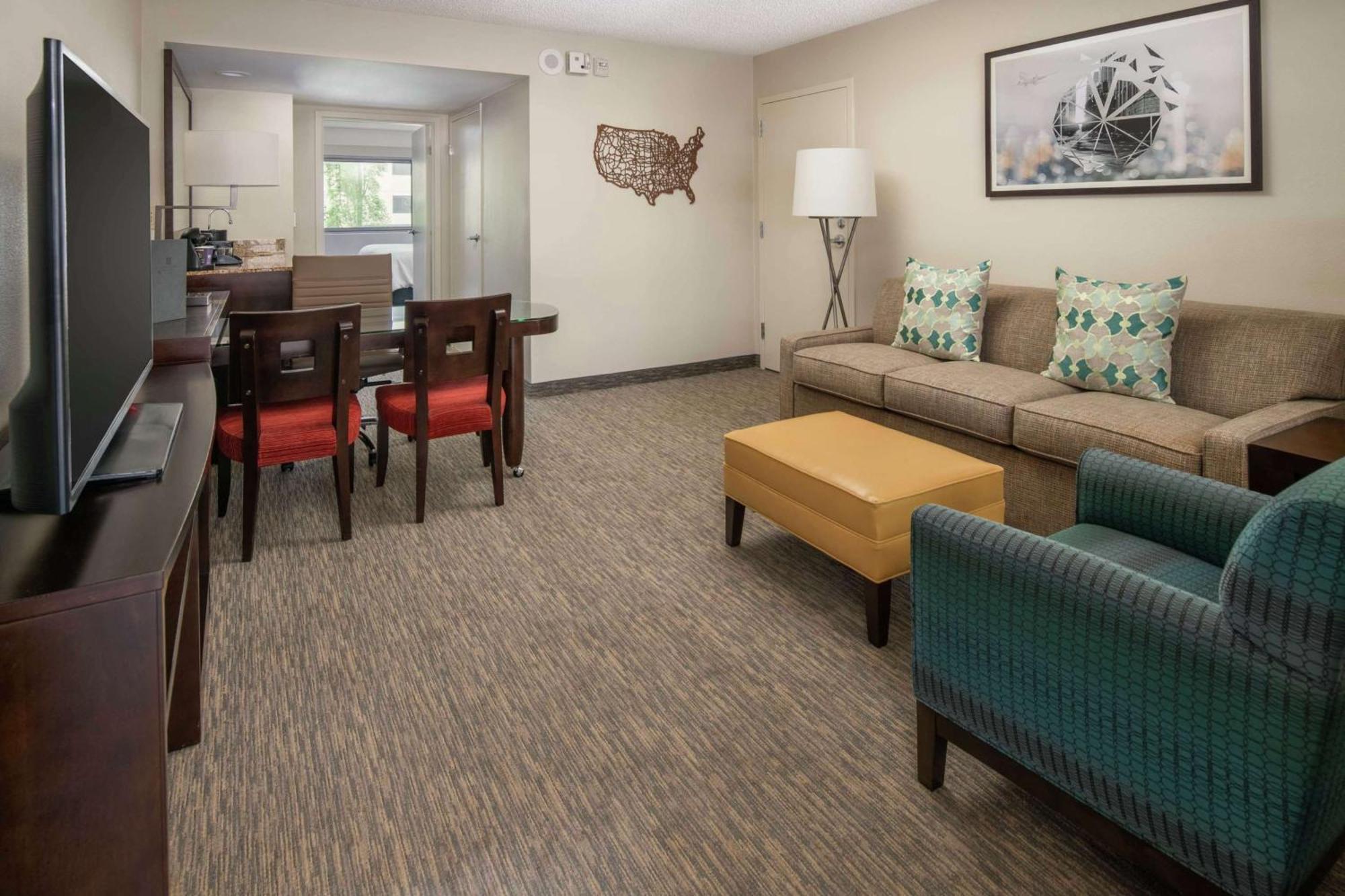 Embassy Suites By Hilton Seattle - Tacoma International Airport Tukwila Exterior photo