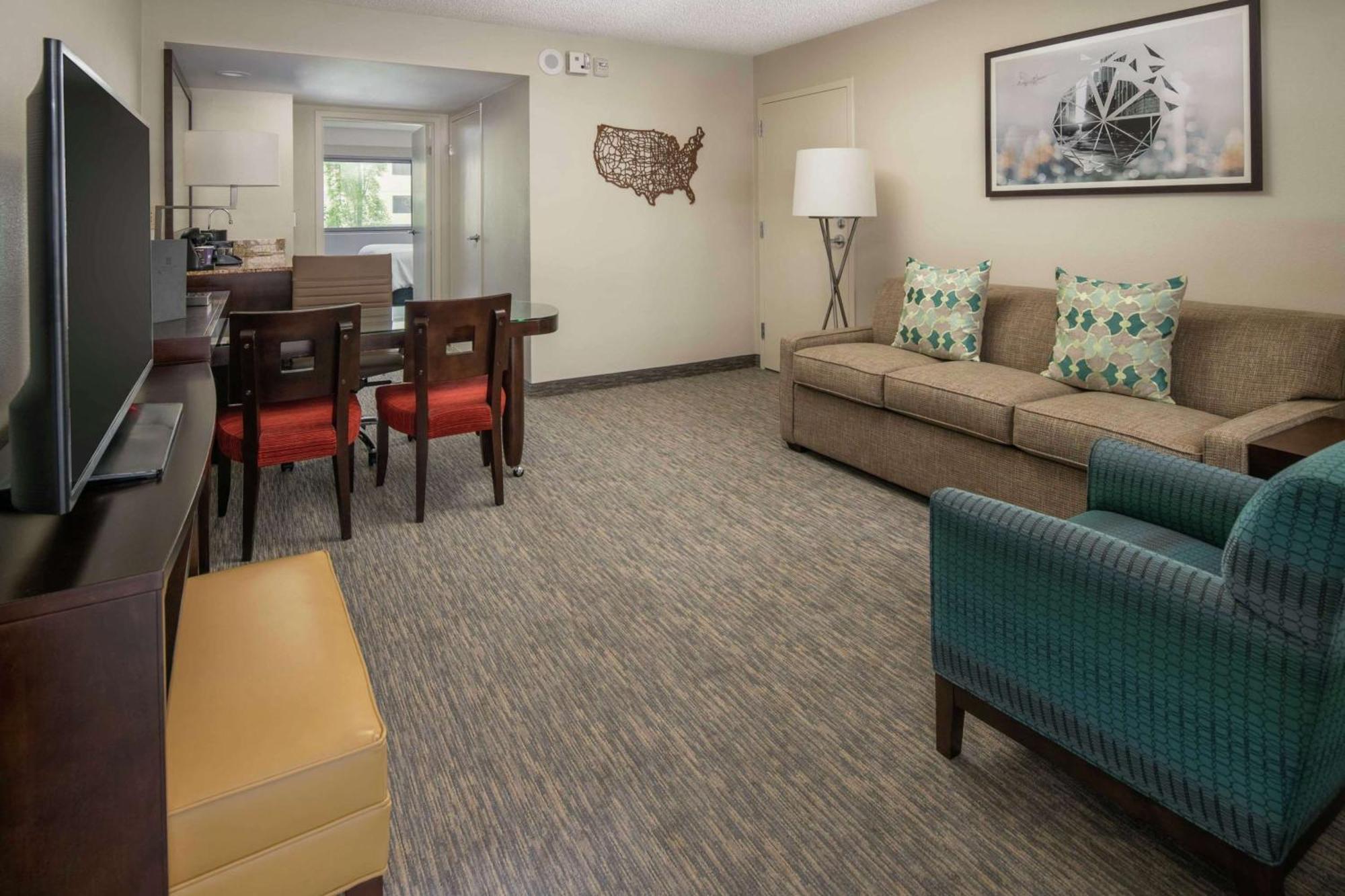 Embassy Suites By Hilton Seattle - Tacoma International Airport Tukwila Exterior photo
