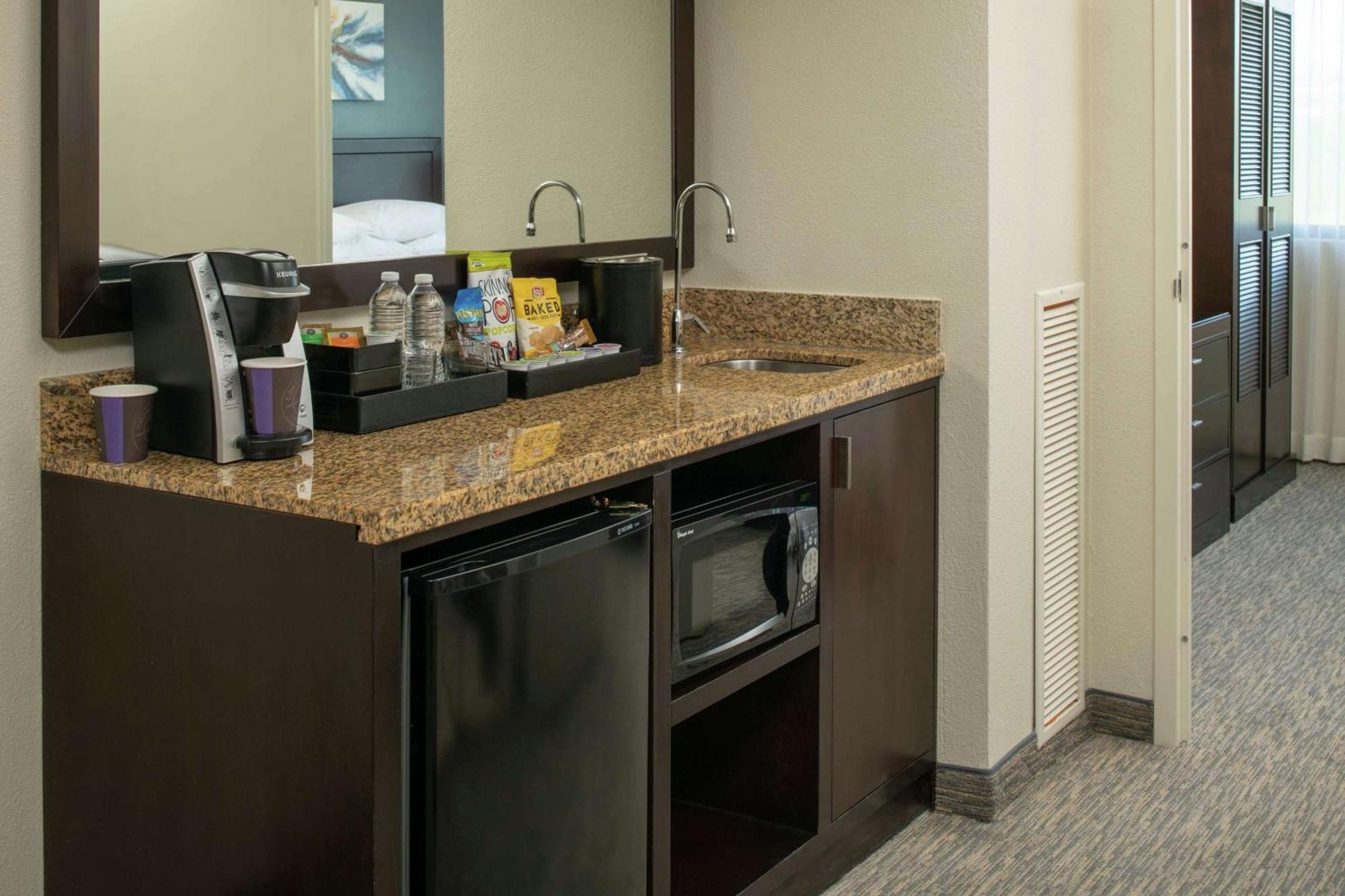 Embassy Suites By Hilton Seattle - Tacoma International Airport Tukwila Exterior photo