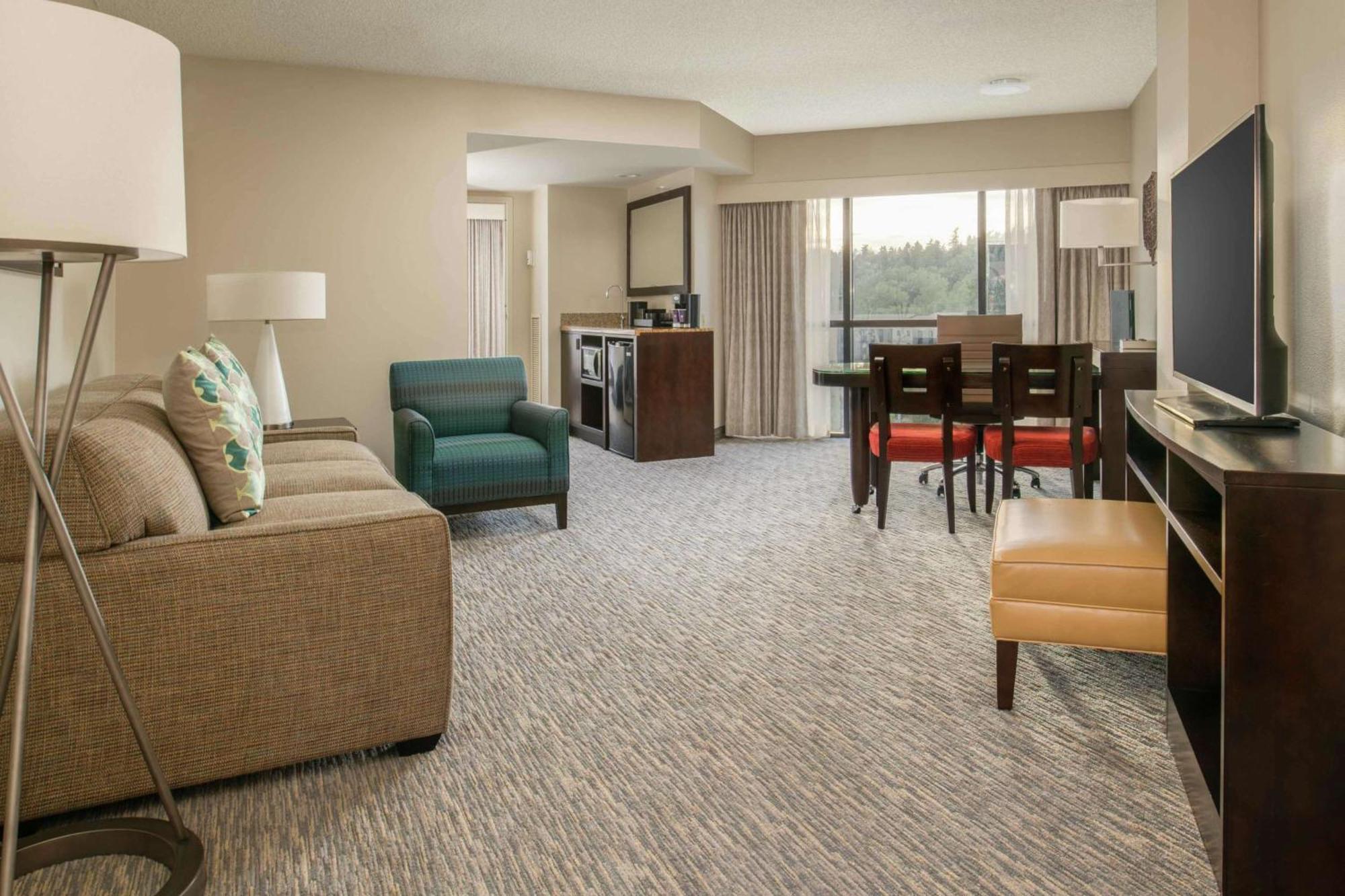 Embassy Suites By Hilton Seattle - Tacoma International Airport Tukwila Exterior photo