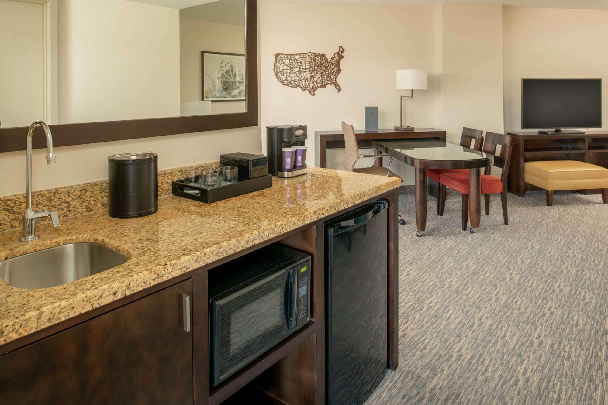 Embassy Suites By Hilton Seattle - Tacoma International Airport Tukwila Exterior photo