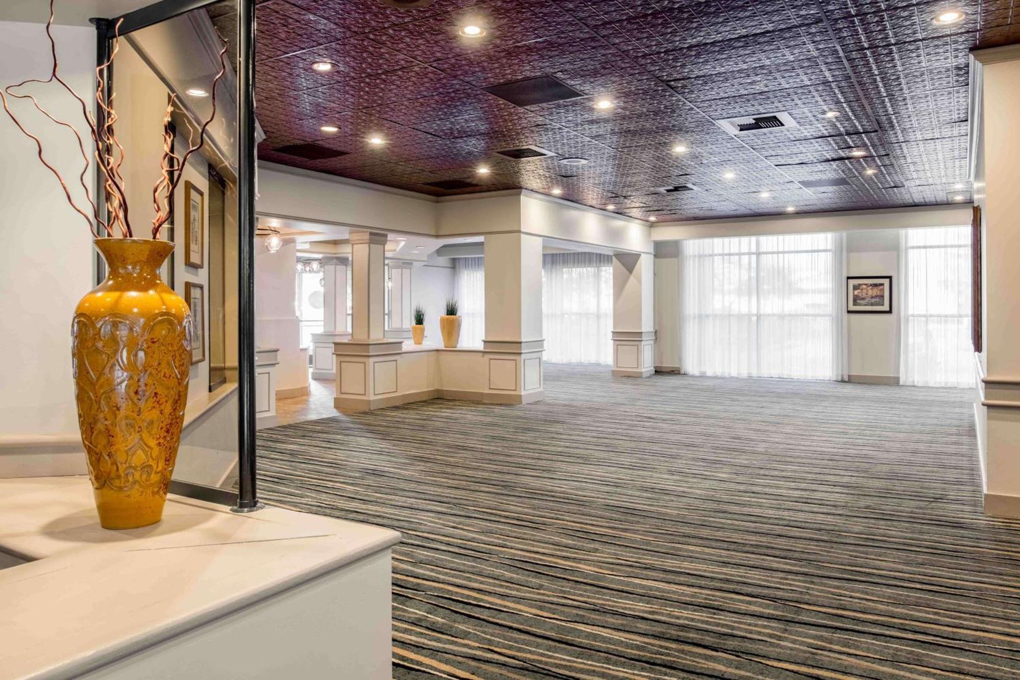 Embassy Suites By Hilton Seattle - Tacoma International Airport Tukwila Exterior photo