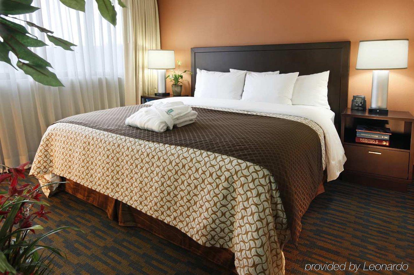 Embassy Suites By Hilton Seattle - Tacoma International Airport Tukwila Room photo
